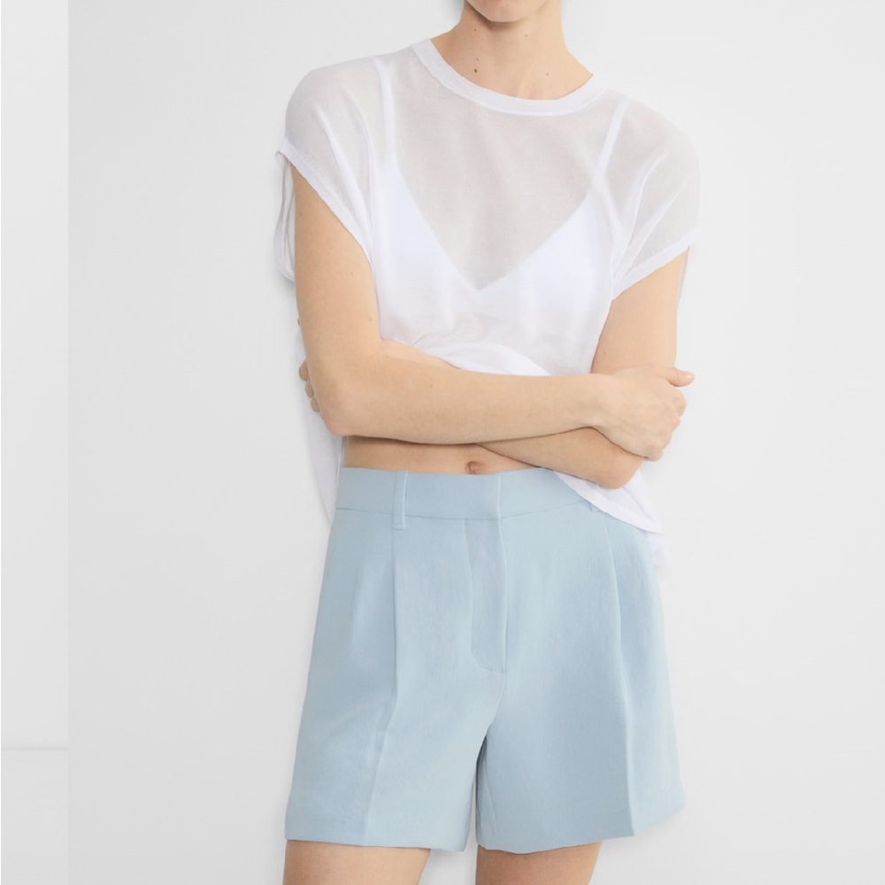 The Aritzia Effortless Mid-Thigh Short Crepette in limited edition color!
